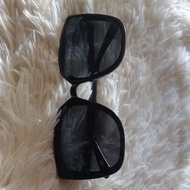 speck mata hitam cantik