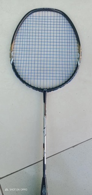 raket Yonex & lining second kondisi masih 97% mulus seperti baru