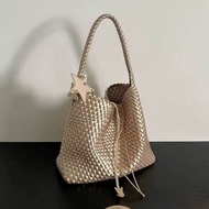 BV Hot-selling Gun Same Style Hand-woven Bag Fashionable High-End Handbag Shoulder Tote Female Bag B