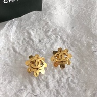 【 日本直送 名牌中古包 】CHANEL 香奈兒 夾式耳環 金色 經典雙CLOGO 花朵 design vintage 古董 a6pmtj
