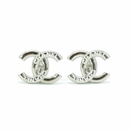Chanel 白logo雙C夾式耳環(ABG192-銀)