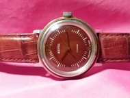 Boctok ~ 舊庄前蘇聯手錶~ 蘇聯製 made in cccp 手動上練17石，罕有豬紅色。保存十分完好，行走準確。約37mm，男女皆宜 ，適合收藏及配戴人士。