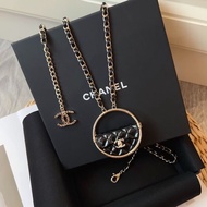 Chanel 23C秀款 斜挎包/腰鏈/長款毛衣項鍊 黑金呼啦圈圓餅包 包約6x3cm 鏈約長112-120cm 可斜挎可做腰鏈