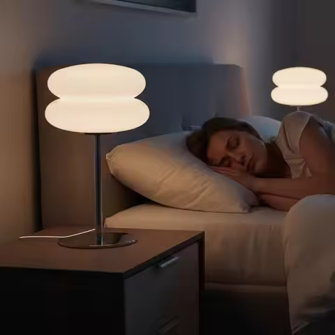 White Bread-Shaped Table Lamp, Three-Level Color Temperature Bedside Lamp, Equipped with USB Type-C 