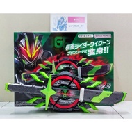 [PRE-ORDER] BANDAI KAMEN RIDER GEATS DX DESIRE DRIVER & BUJIN SWORD RAISE BUCKLE TYCOON CORE ID SET 