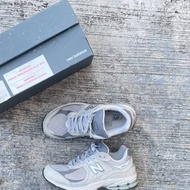 NEW BALANCE New 2002R greyBalance