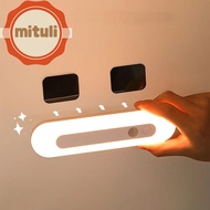 MITULI ลดแสง stepless ไฟกลางคืน LED พร้อมเซ็นเซอร์ตรวจจับการเคลื่อนไหว ที่ชาร์จ USB ไฟตรวจจับร่างกายมนุษย์ ไฟในร่ม สติ๊กออน โคมไฟติดผนัง ทางเดินในห้องครัวห้องนอนตู้เสื้อผ้า