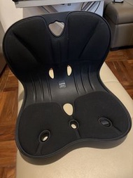 Curble Wider 坐姿矯正椅背 (黑色)