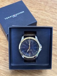 Tommy Hilfiger 藍色錶面手錶