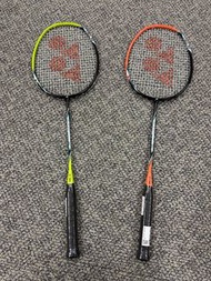 (附送Yonex手膠及拍套,保證正貨)全新Yonex Arcsaber 5I 碳纖超輕身羽毛球拍2塊(螢光綠色及鮮橙色)