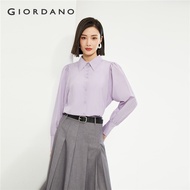 GIORDANO ผู้หญิง เสื้อเชิ้ต เสื้อเชิ้ตเปลือยตะเข็บ เสื้อเบลาส์น้ำหนักเบา แขนบิช็อป มีกระดุมปิด แฟชั่