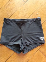 全新arena男裝泳褲 M碼