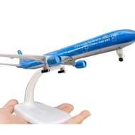 Vietnam Airlines Boeing B777 300ER 20cm aircraft model