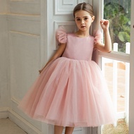 For children aged 3 to 8, there are high-end party dresses with flying sleeves and tulle, as well as