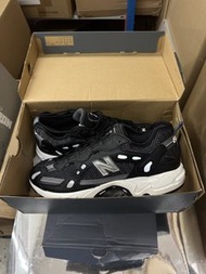 New Balance 827 經典復古運動鞋 (正品)