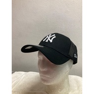 NE 9 Forty Trucker NYY HF VEL Black Cap White Logo Baseball Cap Velcro Adjustable