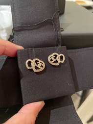 【现货】正品 chanel香奈儿 23B耳钉 淡金色水钻叠加爱心镂空耳环