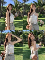 60136 SBT เสื้อเกาะอกประดับระบายชั้นๆ มีสายคล้องคอผูกแบบเอง มีหลายสีให้เลือก ประดับดอกกุหลาบช่วงอกเส