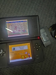Nintendo DS Lite 黑色 附r4燒錄卡再送一隻gba遊戲