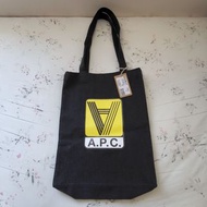 A.P.C. 黑色帆布托特包