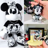 正版預訂 2023迪士尼100週年米奇威利號公仔 36cm $99。 日本掌陀米奇威利號擺設（大概9x8cm  陀可轉動）$108 2014年絕版黑白灰米奇威利號掛飾 9cm $55 🎄預熱聖誕優惠：