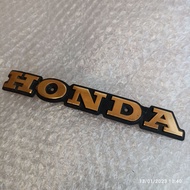 HONDA CG110 CG125 CG 110/125 CB200 CB 200 ORIGINAL NOS TANK LEFT EMBLEM