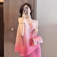 2025 imported Issey Miyake Top Irregular Sleeveless Spring And Summer Style Chic Design Sense Niche 