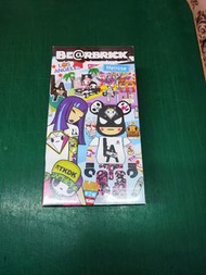 全新400%Tokidoki BE@RBRICK
Bearbrick L.A. Robber Medicom LA
Robber Kaws Futura