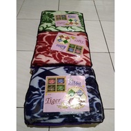 KAHA TIGER/RABBIT BLANKET THICK HOTEL BLANKET WITH MOTIF BY KAHA Selimut Tebal Selimut Hotel