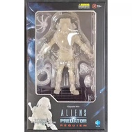 HIYA Alien vs. Predator 2 AVP Invisible Lone Wolf Predator Action Figure
