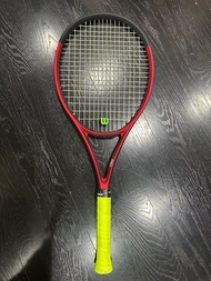 Wilson Clash 100L v2 tennis racket