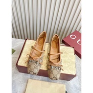 GU Square-Toed Flat Layd's Shoes