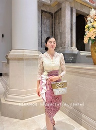 Z59(เฉพาะผ้าถุงแหวก)ข้างหน้าขาขวาเข็มขัดดอกบัวผ้าทอลายทั้งผืนอัดกาวให้ทั้งตัว เสื้อลูกไม้ใส่แล้วไม่ค