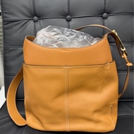 Delvaux 德爾沃 So Cool系列 小牛皮 金色金屬五金 單肩包 棕色。