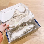 全新FILA女子老爹鞋2021秋新款休閒運動鞋魚刺全新Fila sneakers老爹鞋 男女情侶裝悠閒鞋波鞋運動鞋休閒鞋鞋子sport shoes sportty wearing出街返工返學輕便舒服鞋