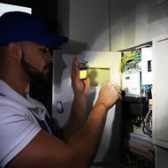 美國 TRAVELON | 3段LED掛勾照明燈2入(黑) | 手電筒 緊急照明