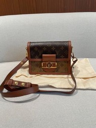 Lv Dauphine small size