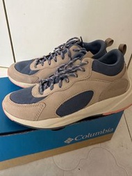 Columbia 行山鞋