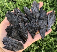 Kyanite สีดำ-Kyanite สีดำดิบ-Kyanite ดิบ-Kyanite-ใบ Kyanite สีดำ-การป้องกัน-การจัดเรียง Batu Cakra-ห