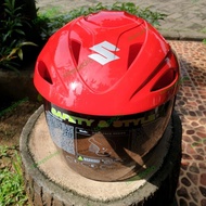 LarisAuto7- helm suzuki original SGP warna merah