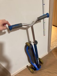 Globber Elite Prime 三輪滑板車