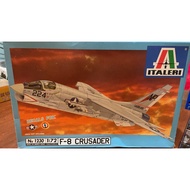 Italeri 1230 F-8E Crusader 1/72