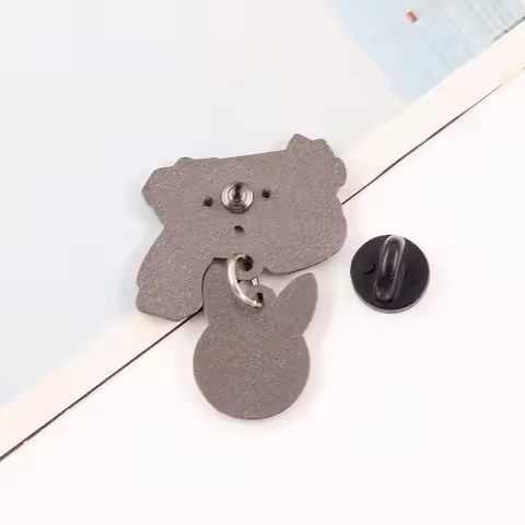 Overwatch Pink Rabbit Brooch Pink Creative Cartoon Cute Rabbit Light Gun Enamel Pin Game Peripheral