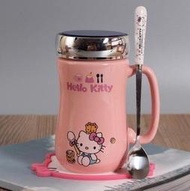 【上品居家生活】粉紅玩具 Hello Kitty 凱蒂貓 創意鏡面蓋 卡通風格陶瓷杯帶小湯匙/小勺子 (420ml)