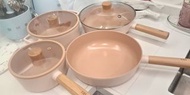 韓國製NEOFLAM FIKA MADE IN KOREA 粉紅色平底鑊麵煲及湯煲千色店買入好用過IDEALE CHEF Tefal