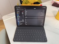 1代 Apple iPad Pro (11吋) LTE 256G版本 配備鍵盤和筆