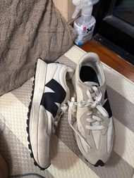 New Balance 327 米白麂皮黑N logo