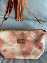 意大利真皮地圖斜咩袋，單邊袋 輕身 容量大 $150 ancient sailing map