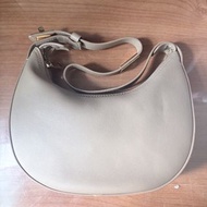 RABEANCO - NINA Crescent Mini Shoulder 彎月型單肩包(杏) - 可調式肩帶 斜揹包 斜孭袋 單肩包 手袋