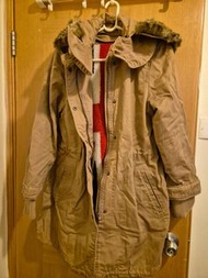 Hyphen World Gallery 棕色外套